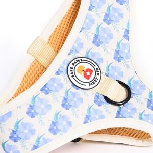 Butter Yellow Floral Dog Harness – Breathable, Dual Leash Clip, No-Pull Design